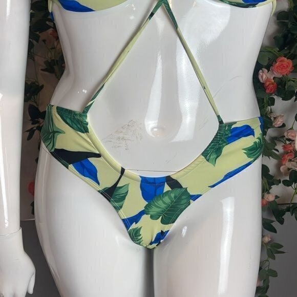 Tropical Halter 2 Piece Bikini Triangle Top Criss Cross‎ Front size Large RefFNB - Picture 8 of 10